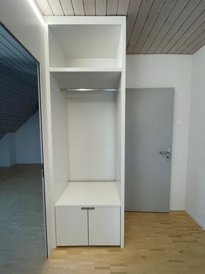 Grosszügige 3 1/2 Zimmer- Dachwohnung mit saniertem Bad - Bild 3