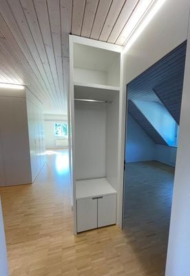 Grosszügige 3 1/2 Zimmer- Dachwohnung mit saniertem Bad - Bild 4