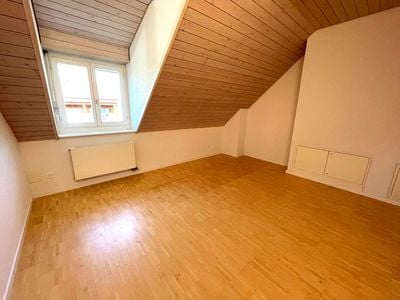 Grosszügige 3 1/2 Zimmer- Dachwohnung mit saniertem Bad - Bild 10