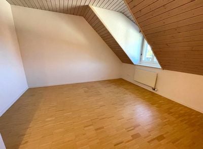 Grosszügige 3 1/2 Zimmer- Dachwohnung mit saniertem Bad - Bild 11