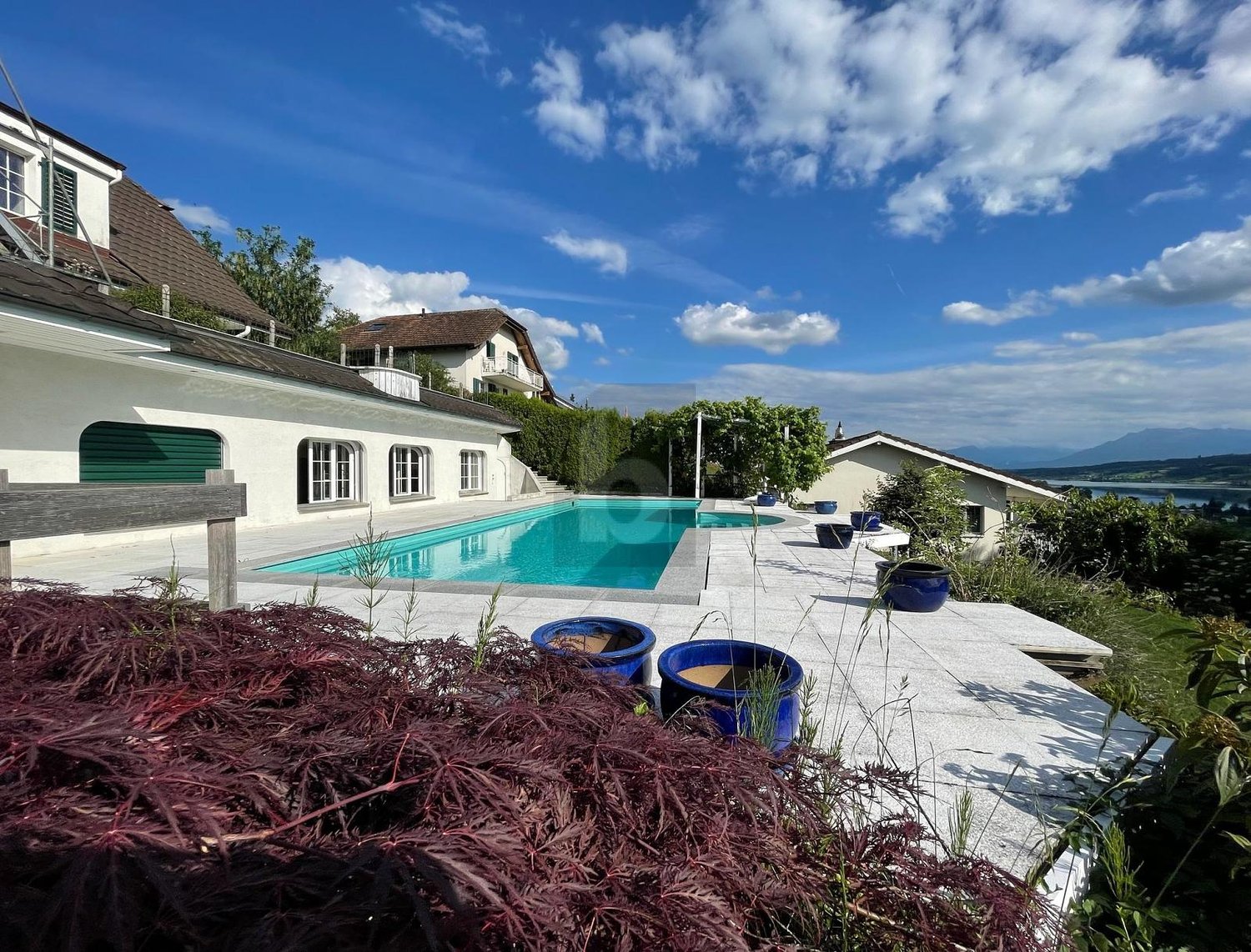 AN BESTER LAGE MIT POOL UND PANORAMASICHT! - Bild 1