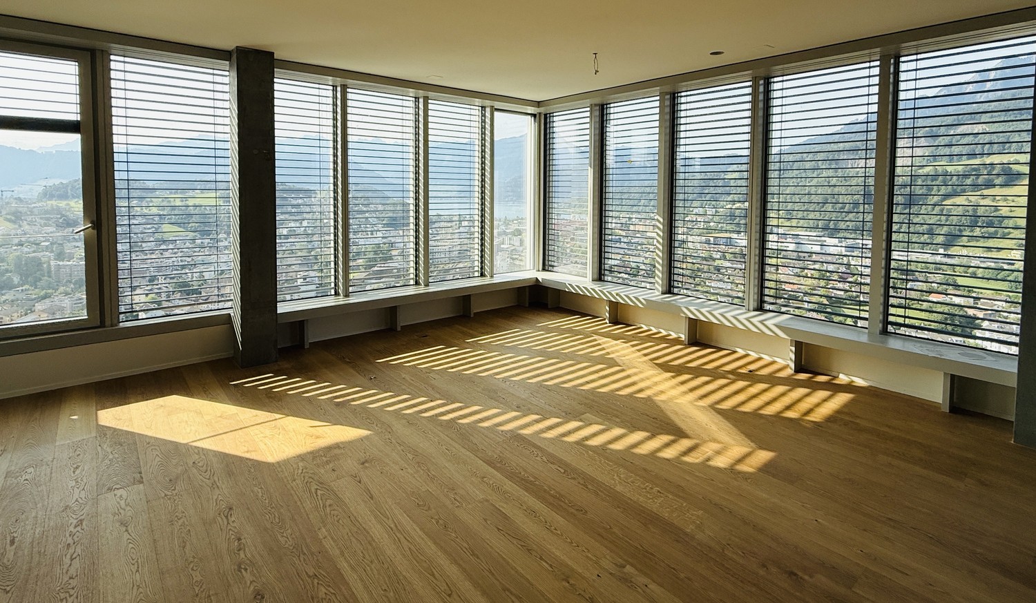 68 m² mit Seesicht 28. Stock Erstvermietung mit Einstellplatz - Bild 1