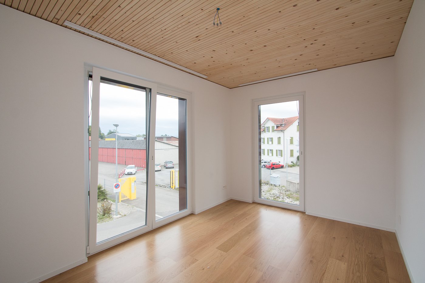 Moderne helle 2.5 Zimmer-Wohnung mit Balkon in Seenähe - Bild 7