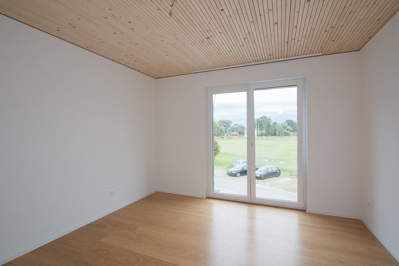 Moderne helle 2.5 Zimmer-Wohnung mit Balkon in Seenähe - Bild 8