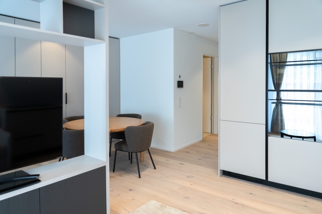 1.5-Zimmer, möbliert, Balkon - direkt am Bahnhof Killwangen - Bild 1