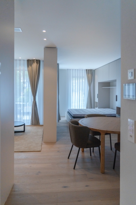 1.5-Zimmer, möbliert, Balkon - direkt am Bahnhof Killwangen - Bild 4