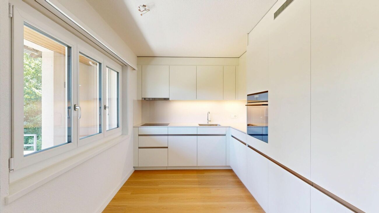 Attraktive 3.5-Zimmerwohnung mit sonnigem Balkon - Erstbezug nach liebevoller Gesamterneuerung - Küche