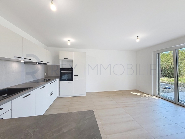 Neues Dreierhaus in Villa mit Terrasse und Garten - Bild 3
