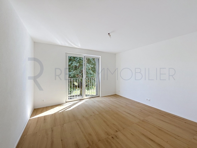 Neues Dreierhaus in Villa mit Terrasse und Garten - Bild 5