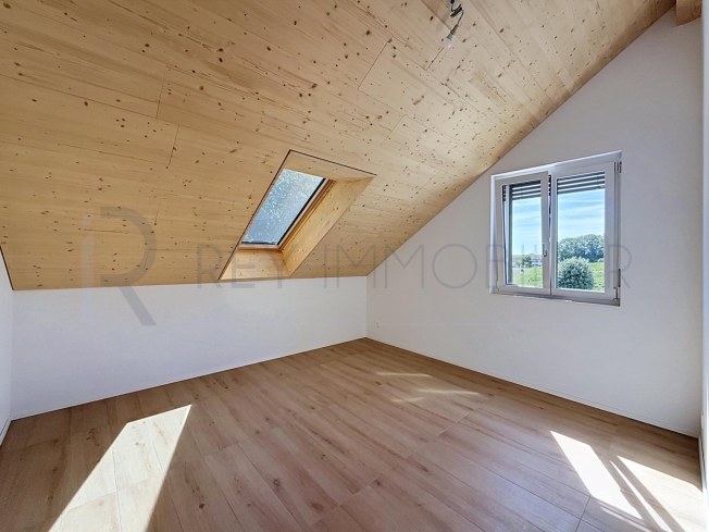 Neues Dreierhaus in Villa mit Terrasse und Garten - Bild 9