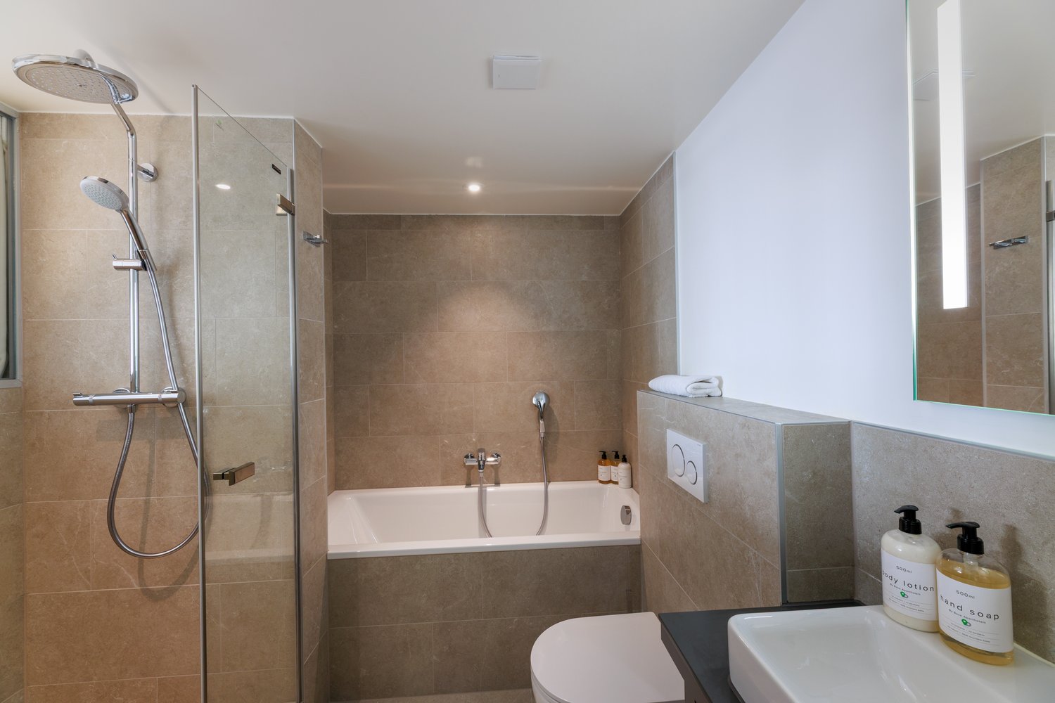 Base XL+ - Genève - Bild 9