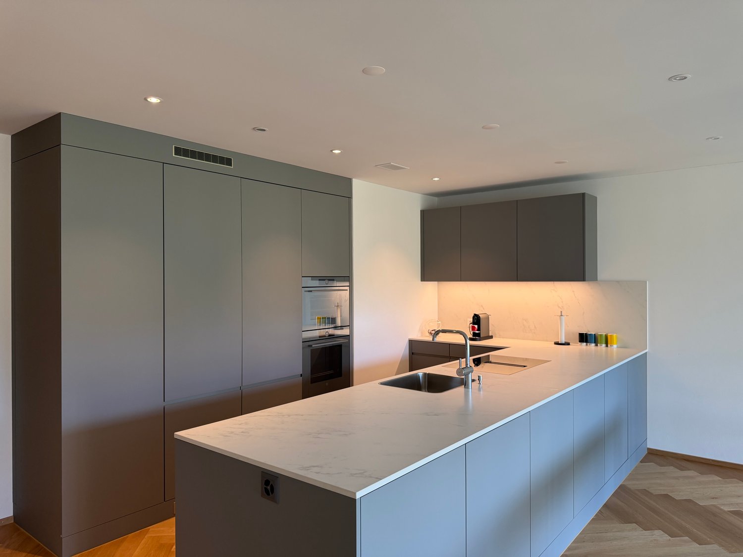 Moderne 3.5-Zimmer-Neubauwohnung in Hünibach - Bild 2