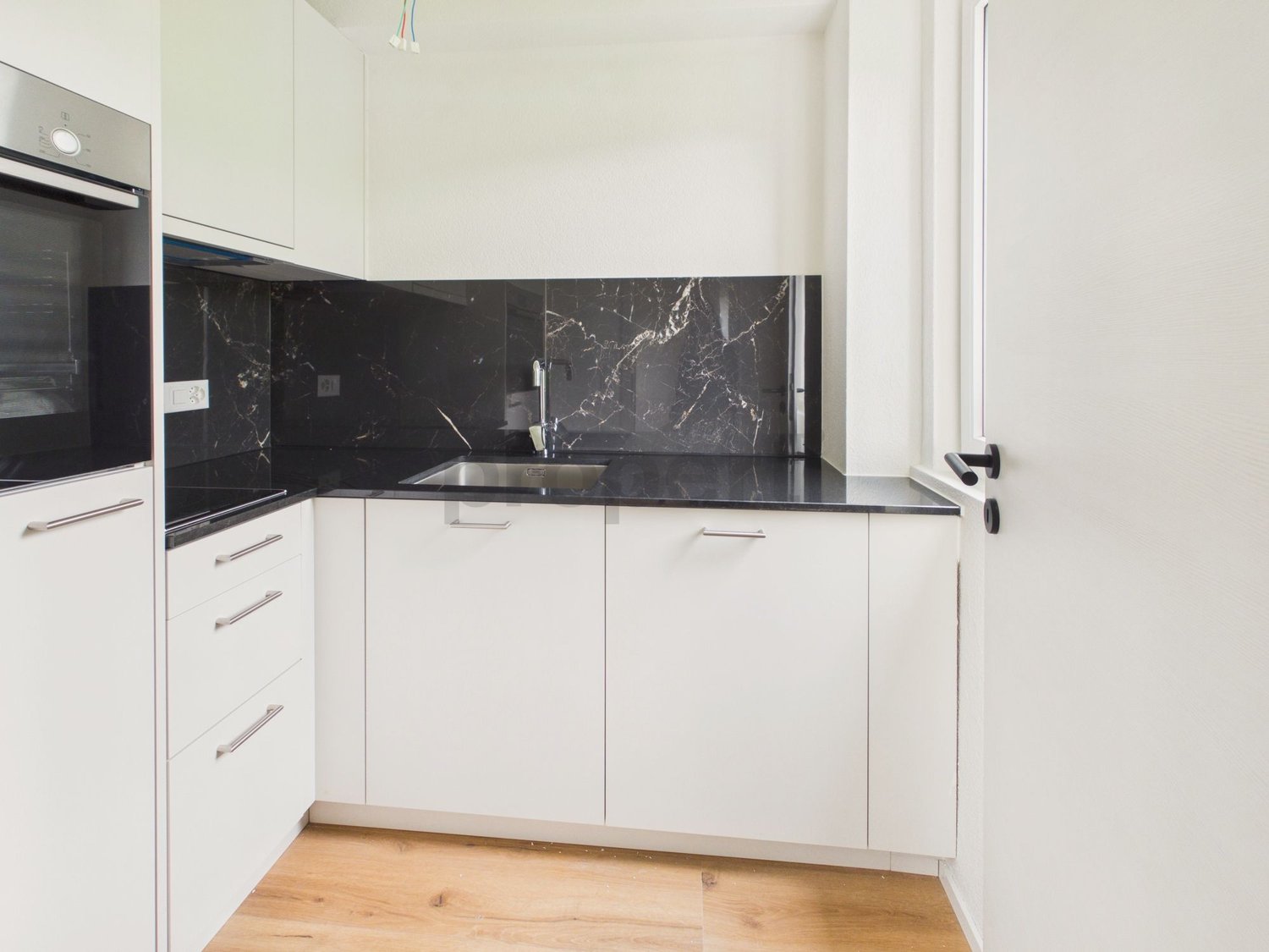 Erstbezug nach Renovation - Moderne 1.5-Zimmer-Wohnung mit Pilatusblick - Image 6