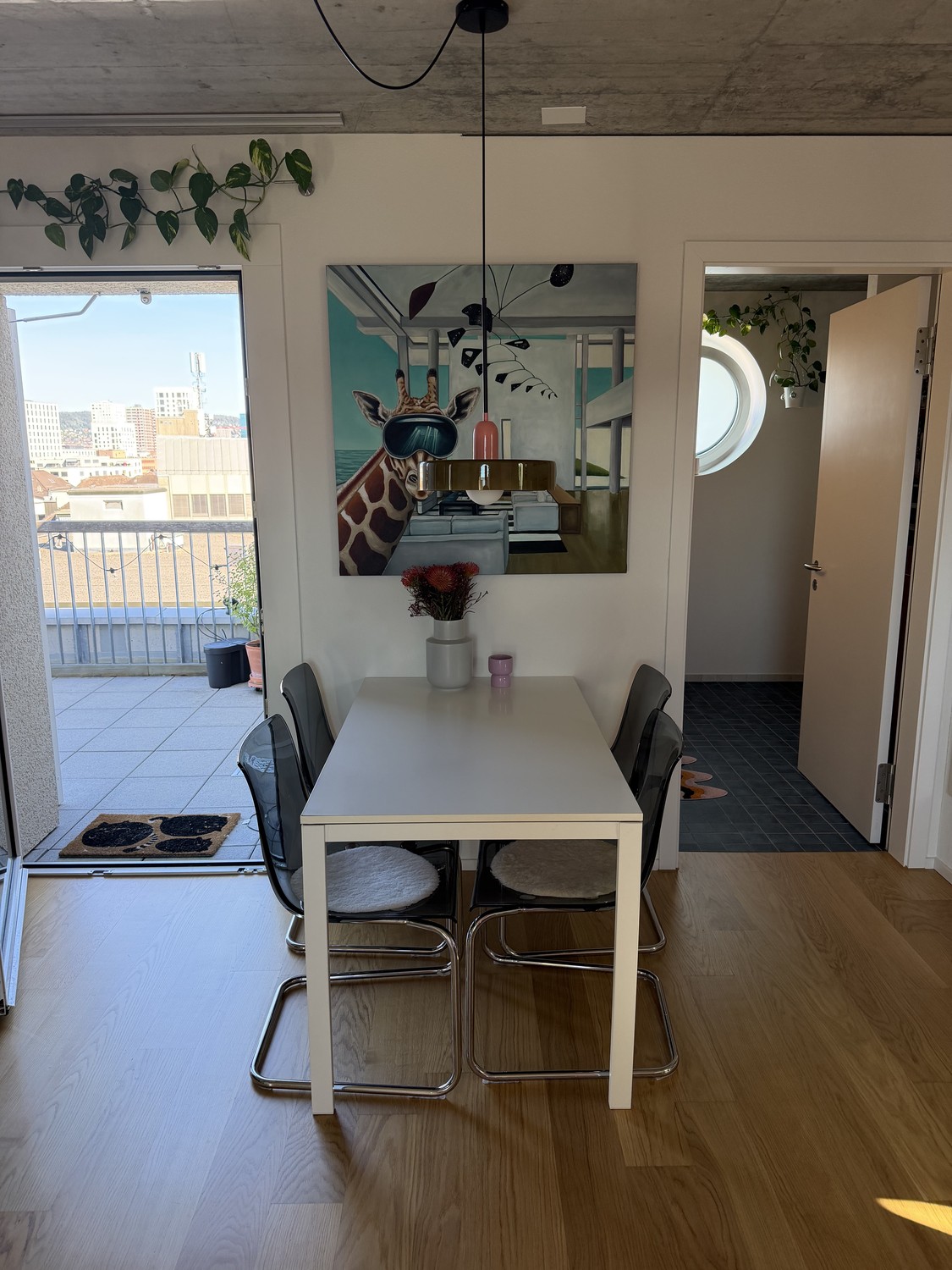 Untermiete für 3 Monate - Wunderschöne Wohnung im 6. Stock mit 2 grossen Dachterrassen - Bild 2