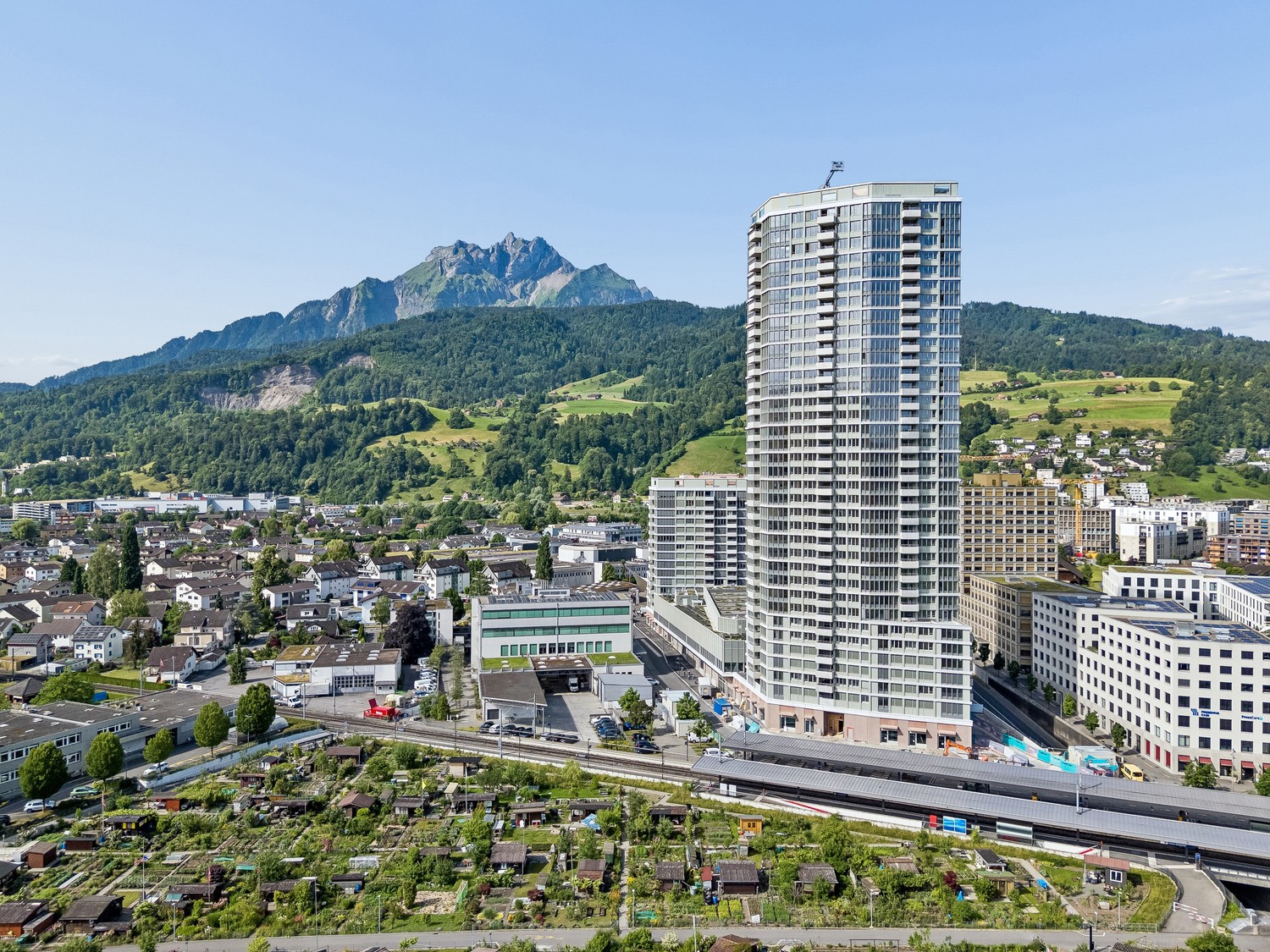 ERSTVERMIETUNG: Business Apartment im Pilatus Tower - Bild 2