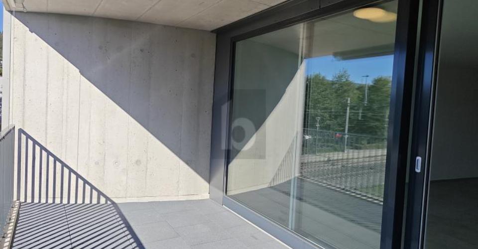 ERSTBEZUG MIT SONNIGEM BALKON! - Appartement 3.5 pièces - image - 1