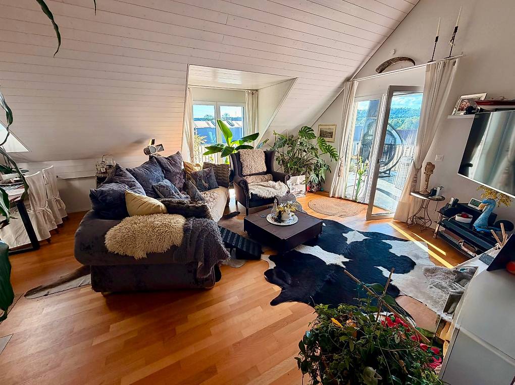 Schöne Maisonette 4,5 Zi Wng. sucht baldmöglichst Nachmieter - Bild 1