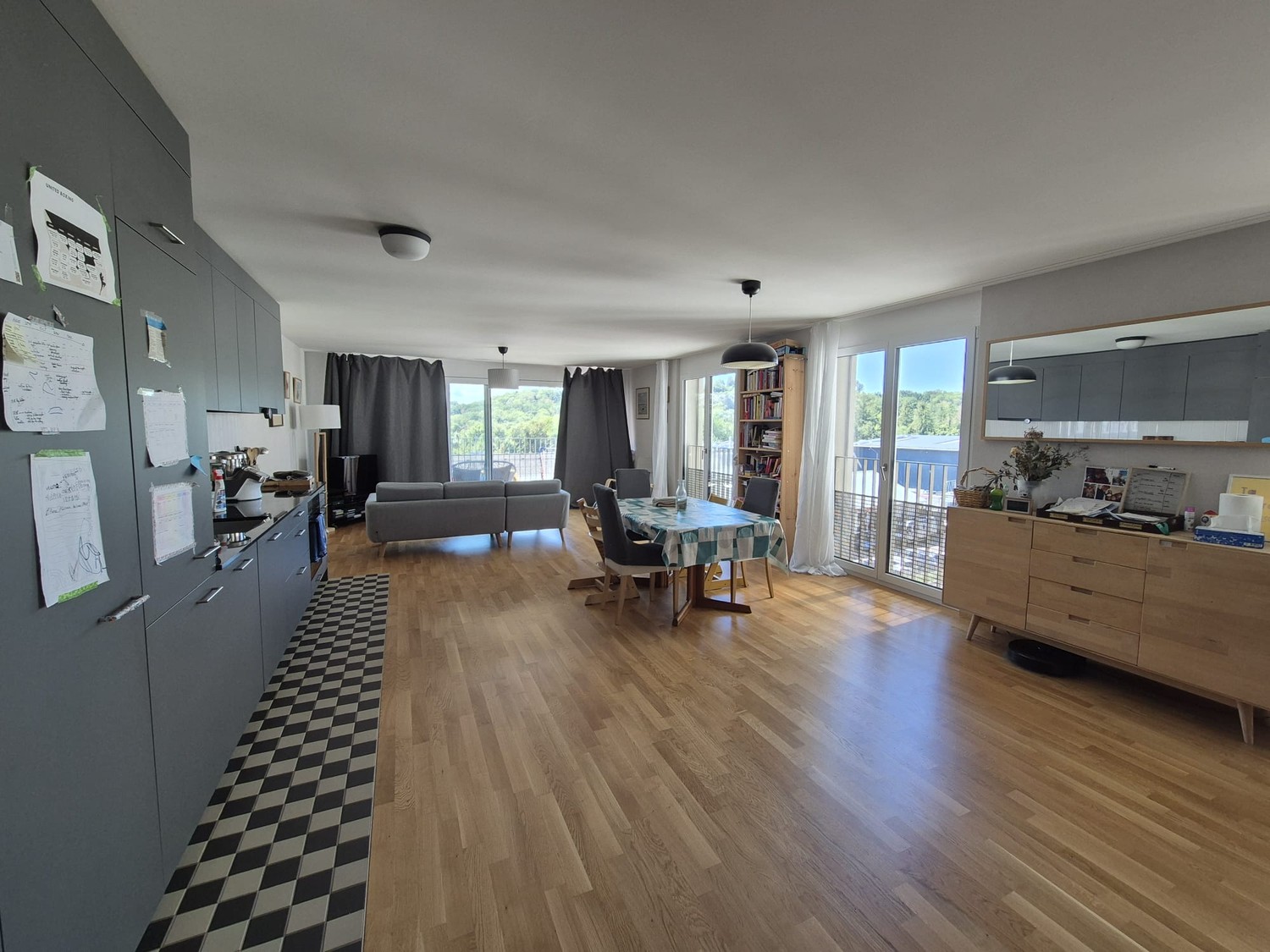 4.5 pièces 110m2 proche Gare, quartier vivant avec services - Bild 1