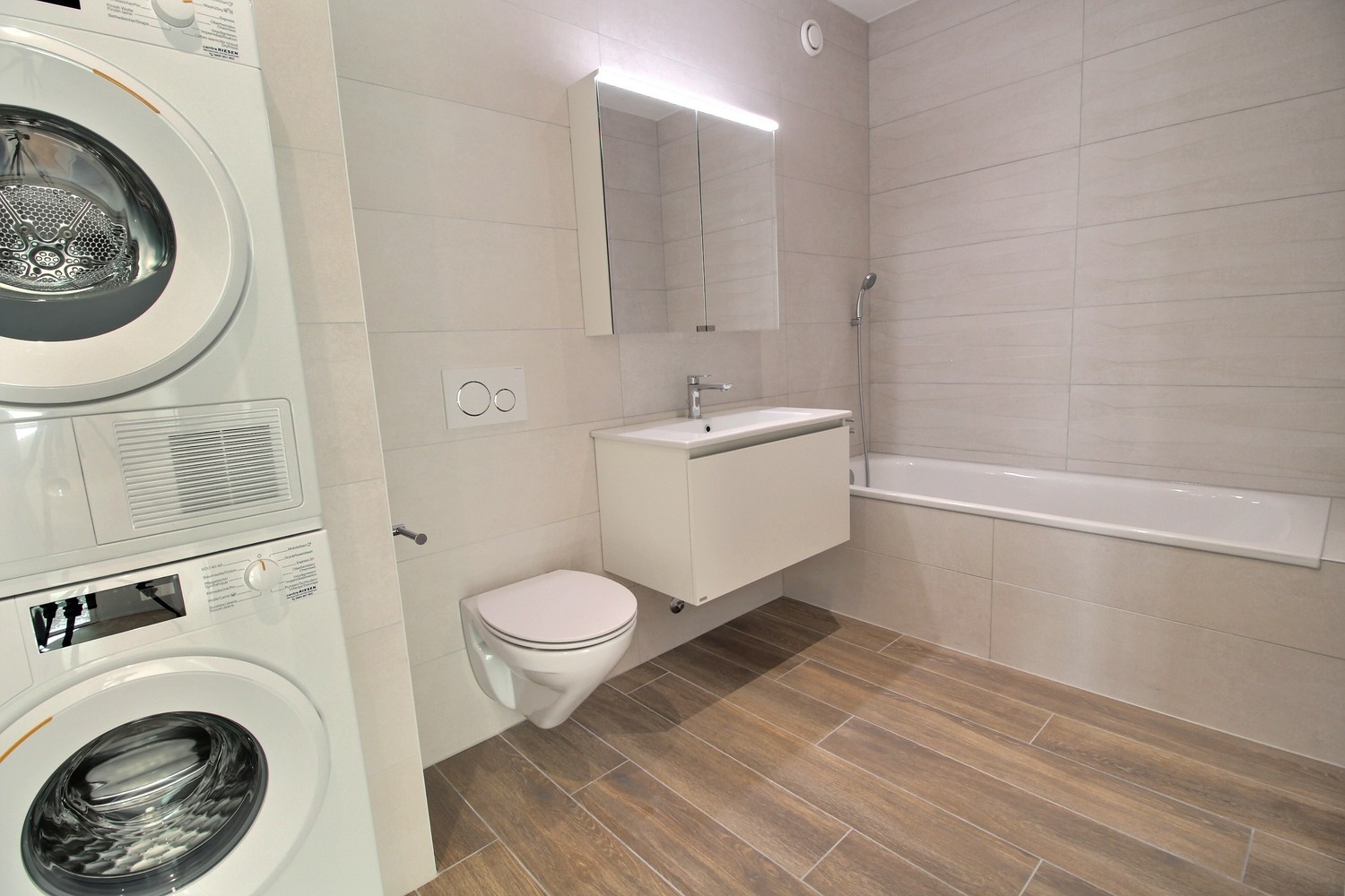 Appartement neuf de 3.5 pièces à louer à Marly - Salle de bain