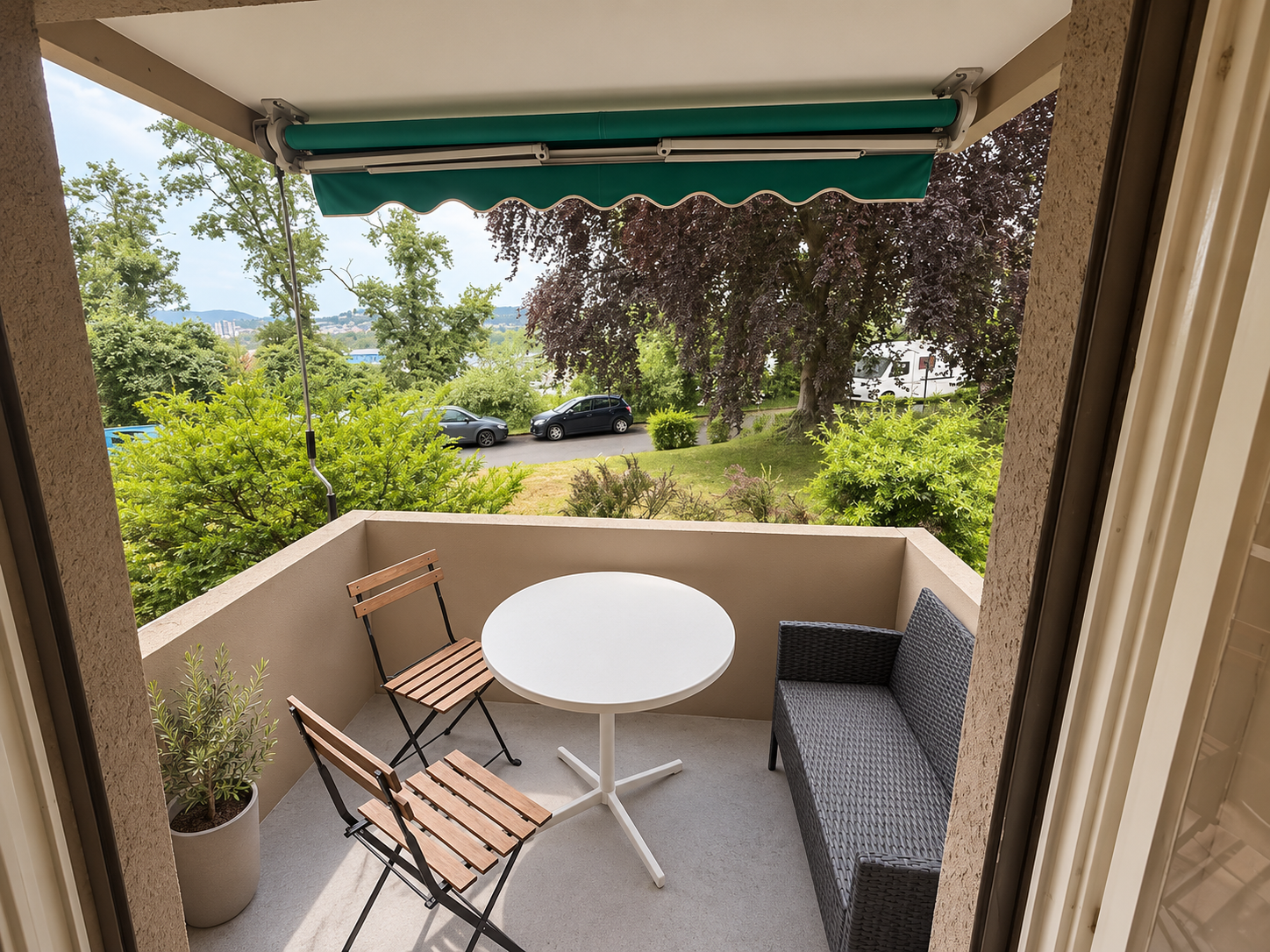 Erstbezug nach Renovation – grosszügige 4½-Zimmer-Wohnung im Grünen - Bild 9