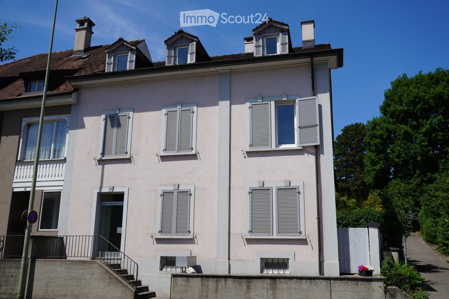Dachwohnung in Binningen - Bild 1