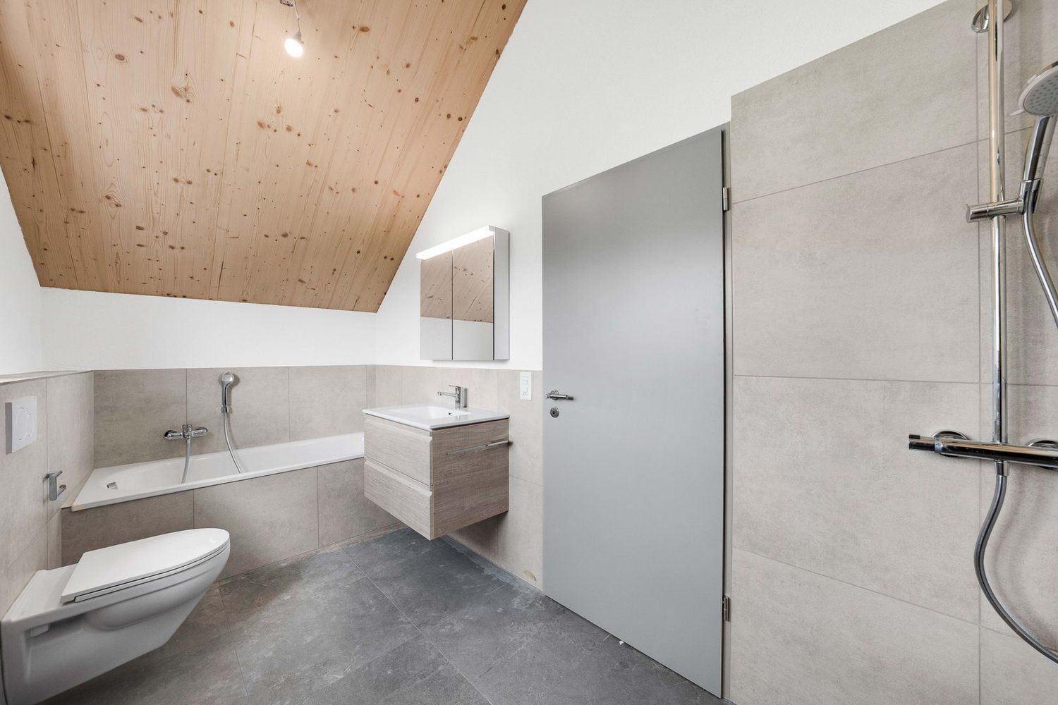 3.5-Zimmer-Dachwohnung - Bild 8
