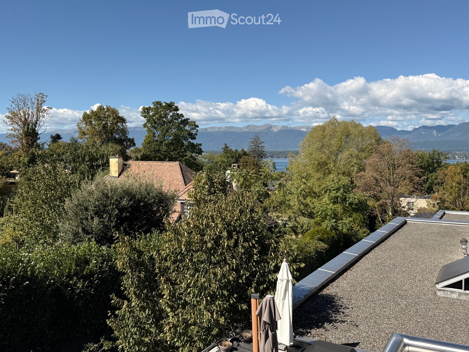 BELLE MAISON FAMILIALE DE 4 CHAMBRES AVEC VUE SUR LE LAC À ANIÈRES - Bild 1