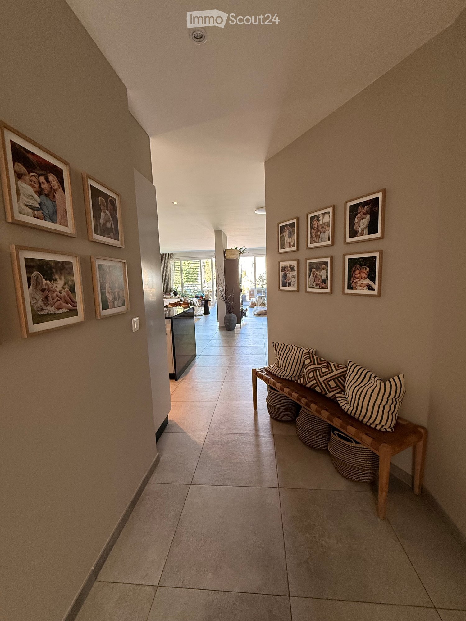 BELLE MAISON FAMILIALE DE 4 CHAMBRES AVEC VUE SUR LE LAC À ANIÈRES - Bild 6