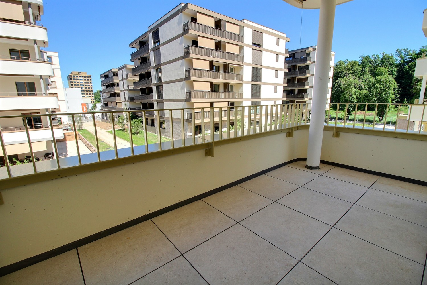 Superbe appartement neuf de 3.5 pièces à louer à Marly - Balcon