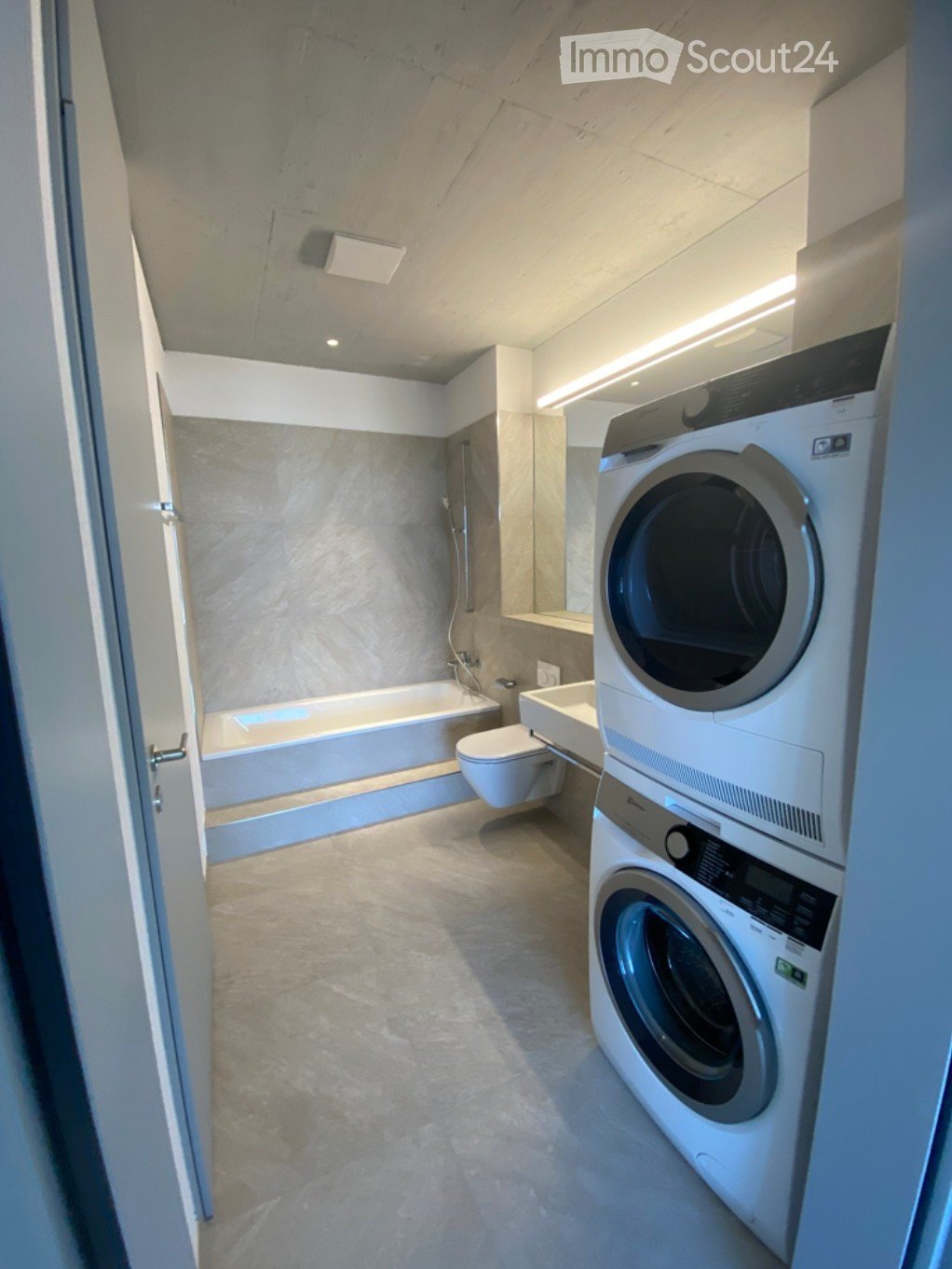 Moderne 2.5-Zimmer-Neubauwohnung mit Bergblick in Mels - Bild 4