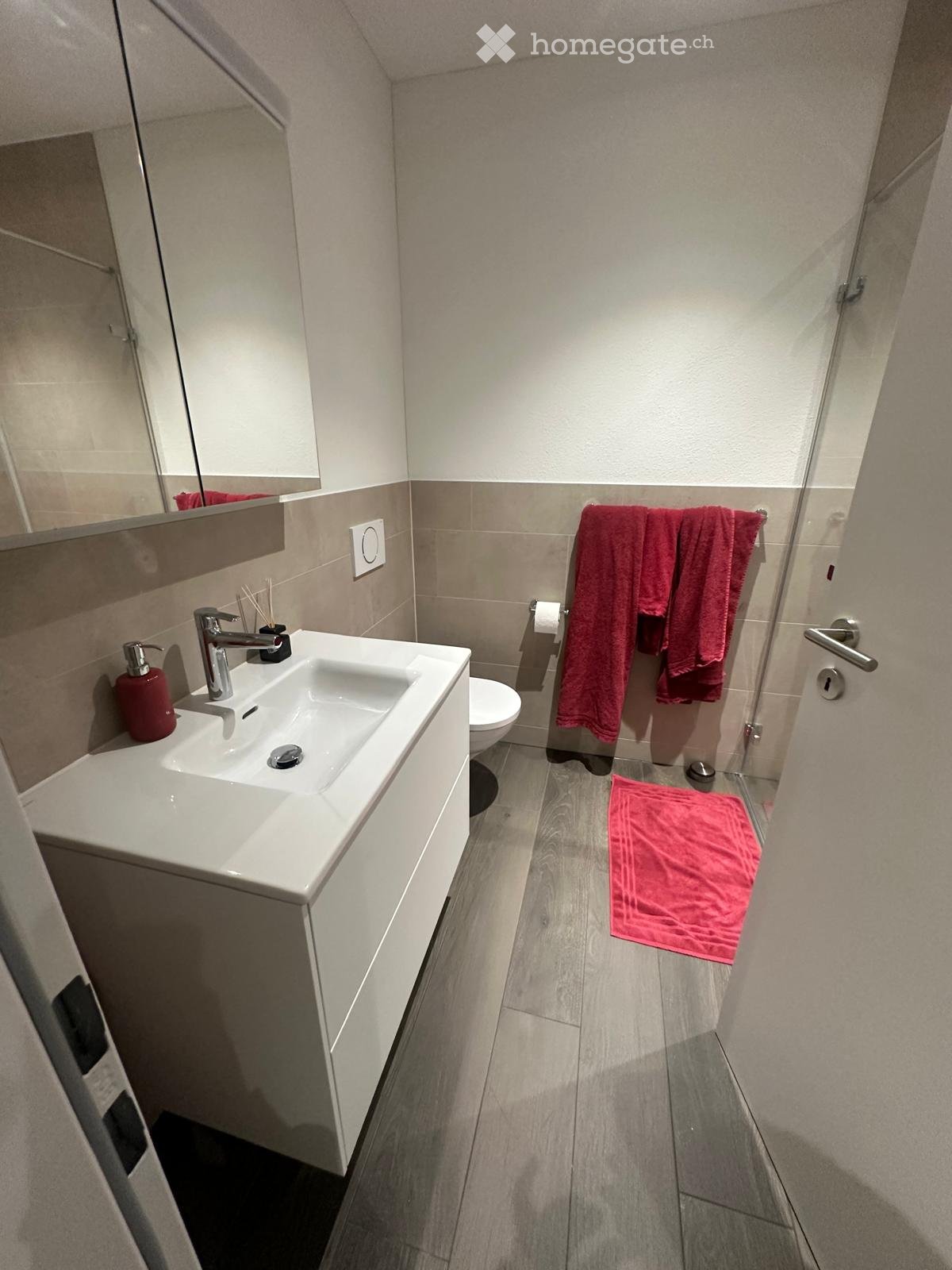 Moderne 2,5-Zimmer-Neubauwohnung mit Parkplatz und Lift - ruhig, hell und naturnah gelegen - Bild 5