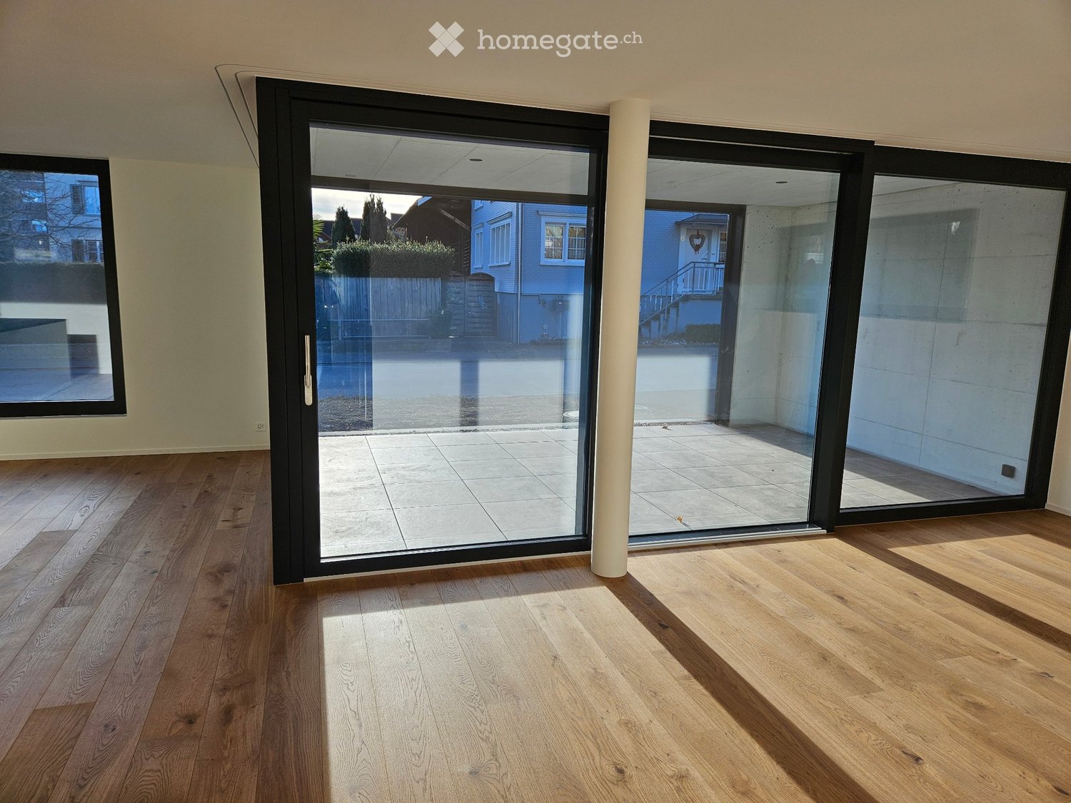 Moderne 4.5-Zimmer-Neubauwohnung mit grosser Loggia-Terasse - Bild 2