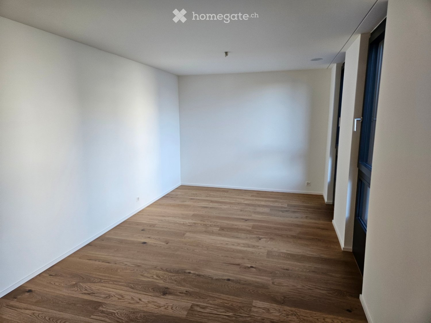 Moderne 4.5-Zimmer-Neubauwohnung mit grosser Loggia-Terasse - Bild 4