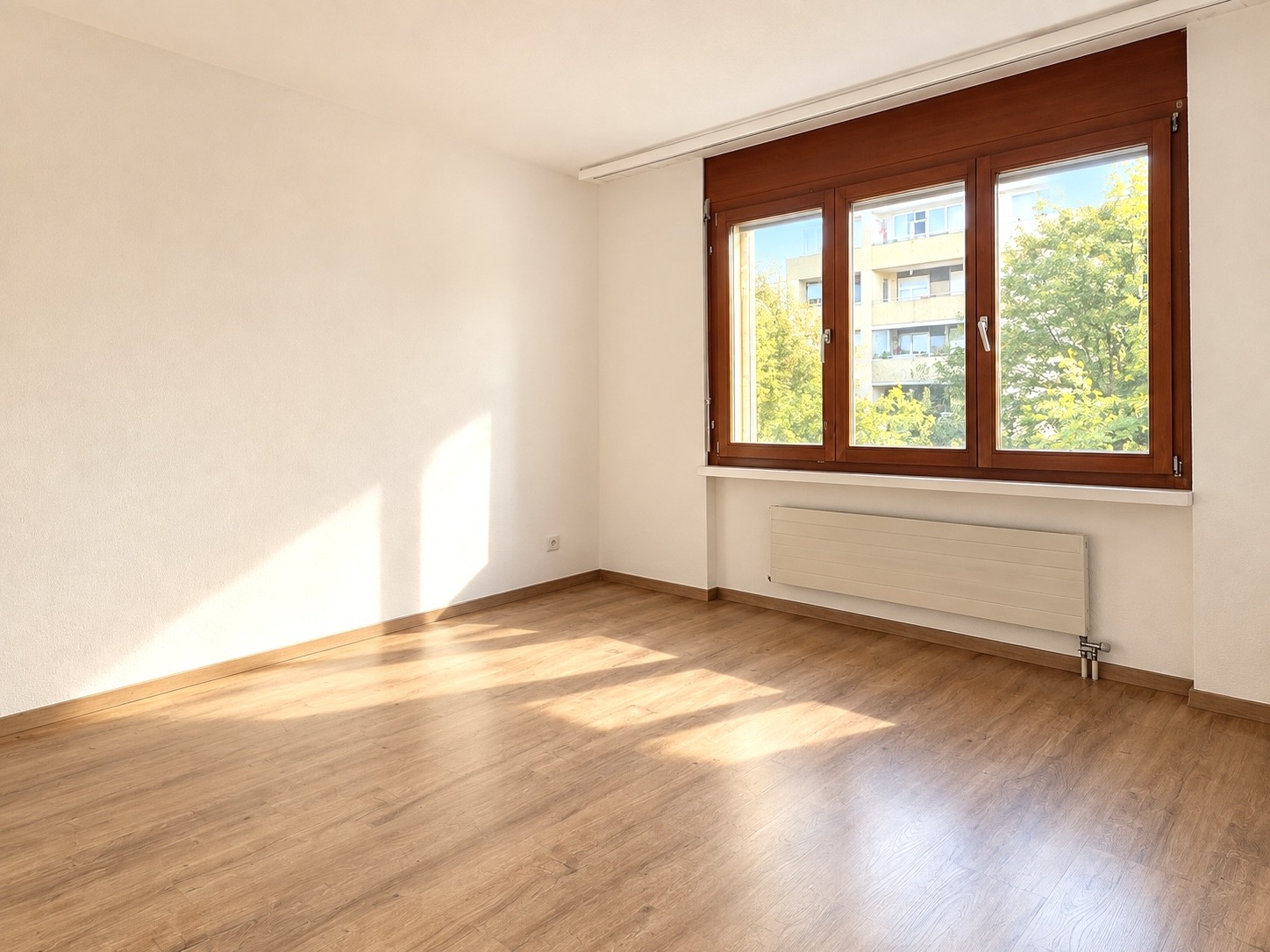 Erstbezug nach Totalsanierung – attraktive 2.5-Zimmer-Wohnung mit Balkon - Bild 2