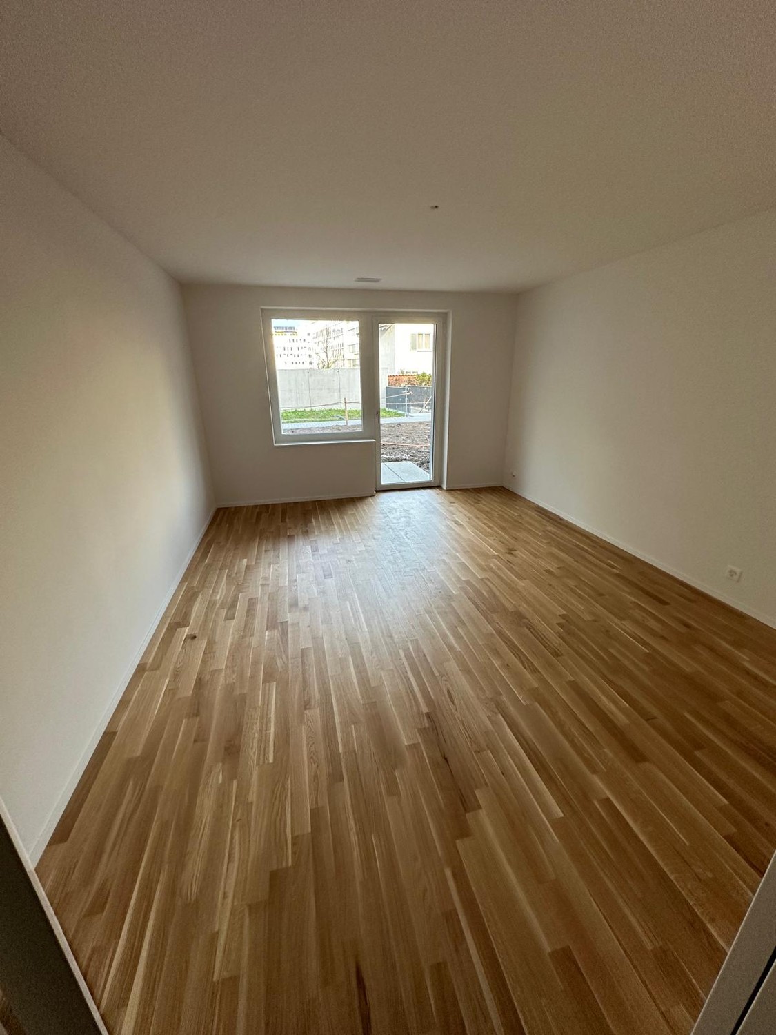 Exklusive 2.5-Zi.-Neubau-Maisonette mit 2 Terrassen & Garderobenzimmer in Zürich-Altstetten - Bild 7