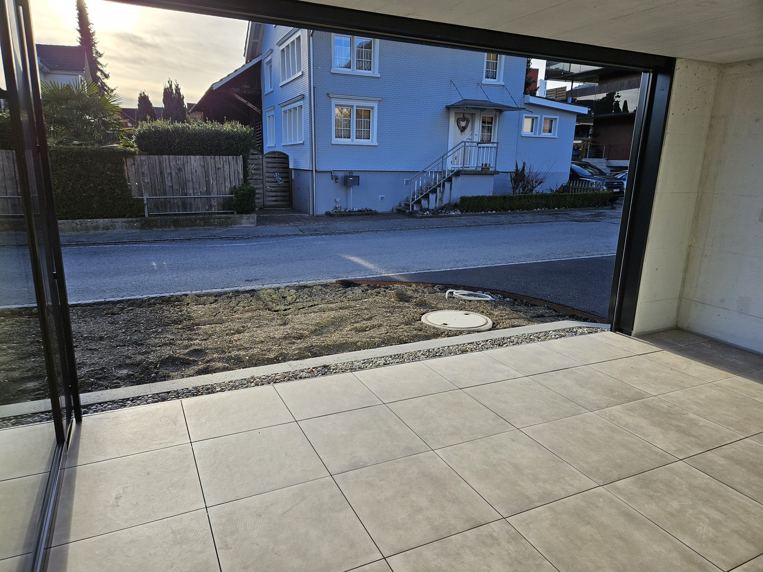 Moderne 4.5-Zimmer-Neubauwohnung mit grosser Loggia und Garten - Bild 4