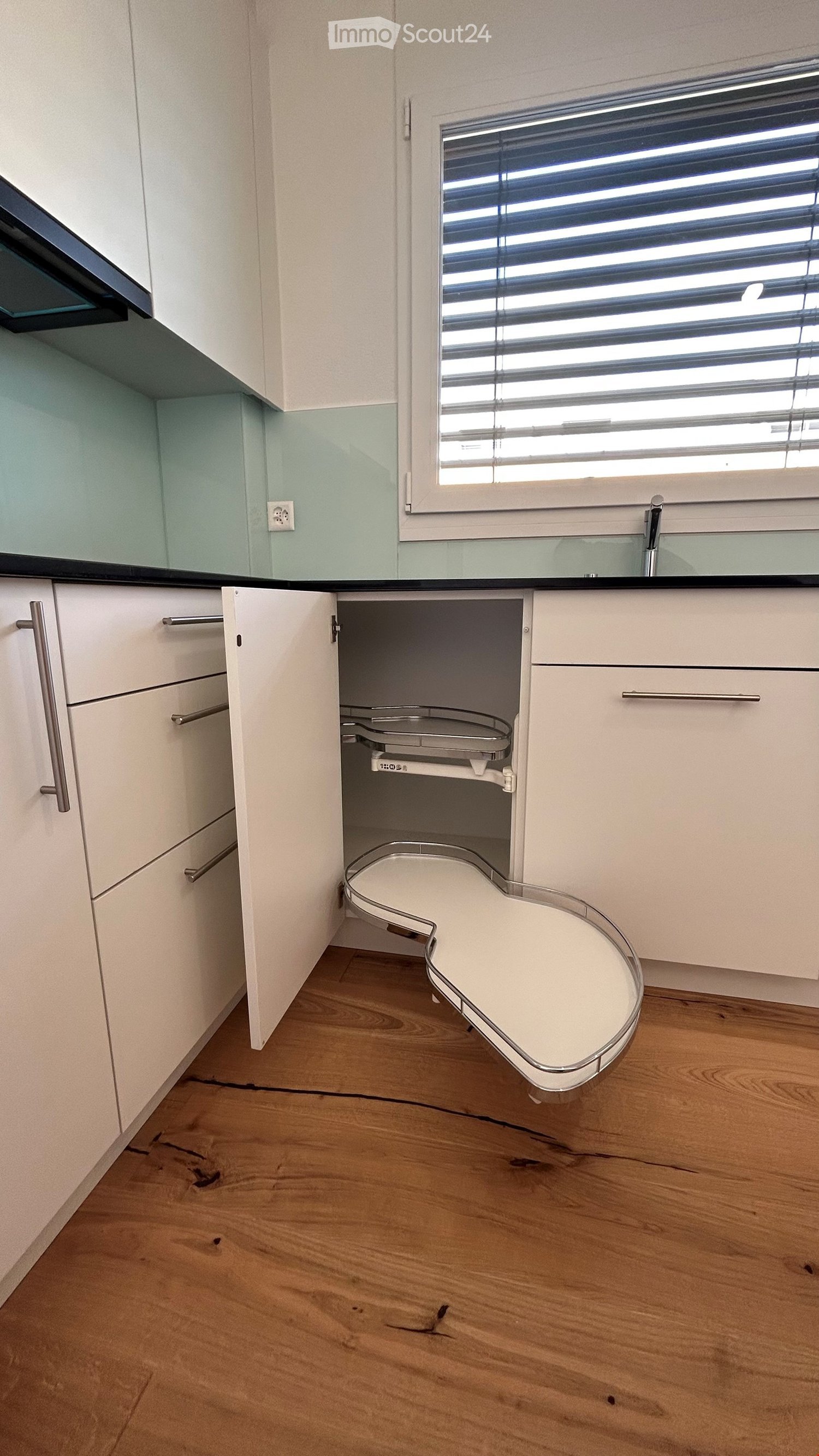 KERNSANIENIERTE UND HOCHWERTIGE 3½-ZI.-WOHNUNG - Bild 4