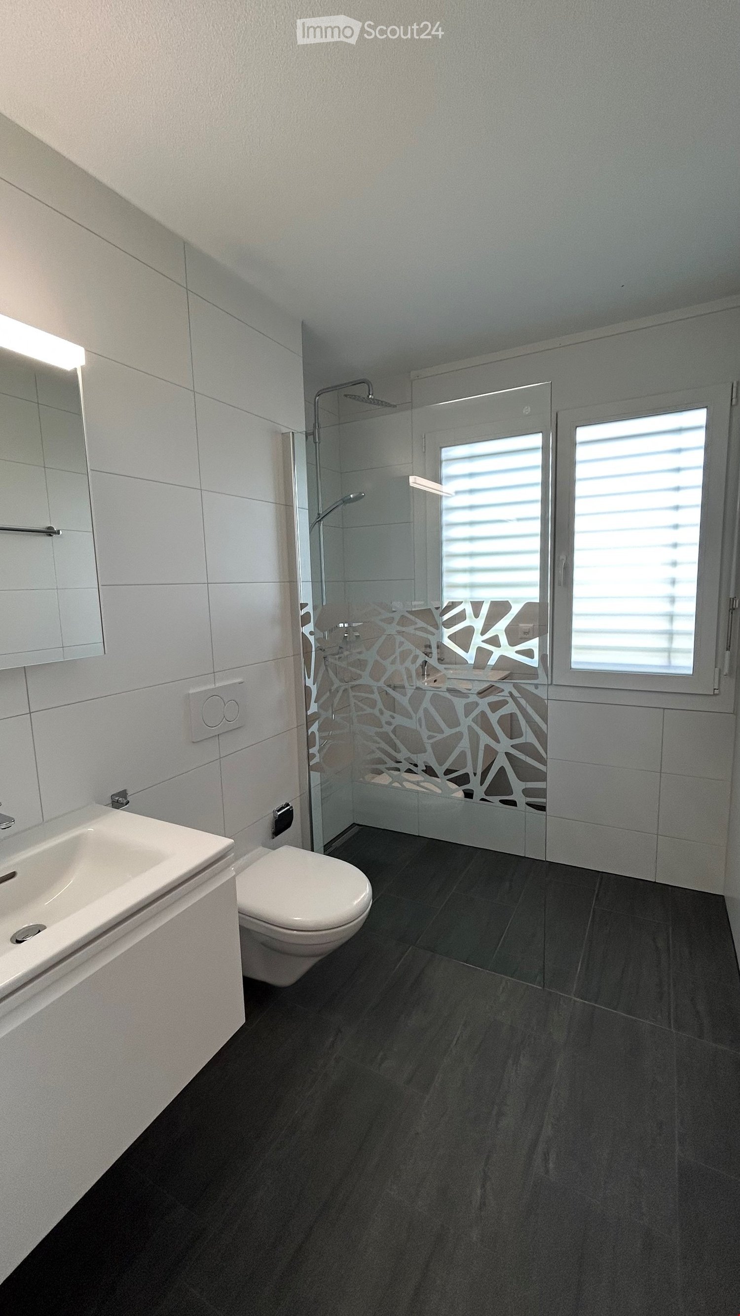 KERNSANIENIERTE UND HOCHWERTIGE 3½-ZI.-WOHNUNG - Bild 13