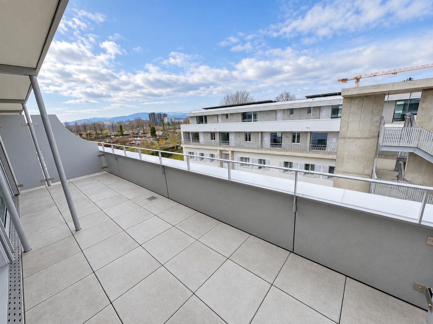 Mietvertrag Plus - Balkon (Foto aus baugleicher Wohnung; kleinere Abweichungen sind möglich)