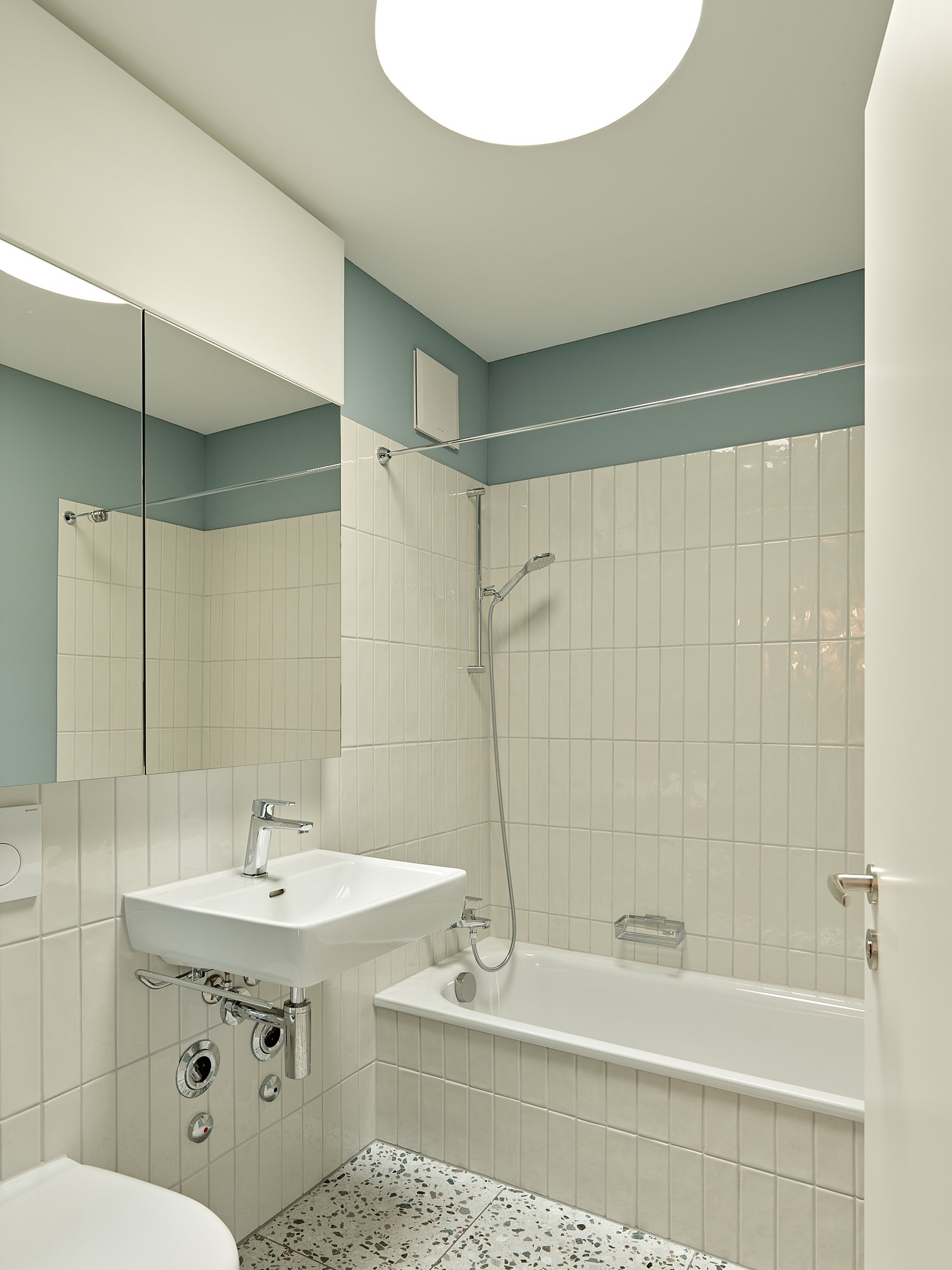 1.5-Zimmer Studio mit atemberaubender See- und Stadtsicht - Bild 6