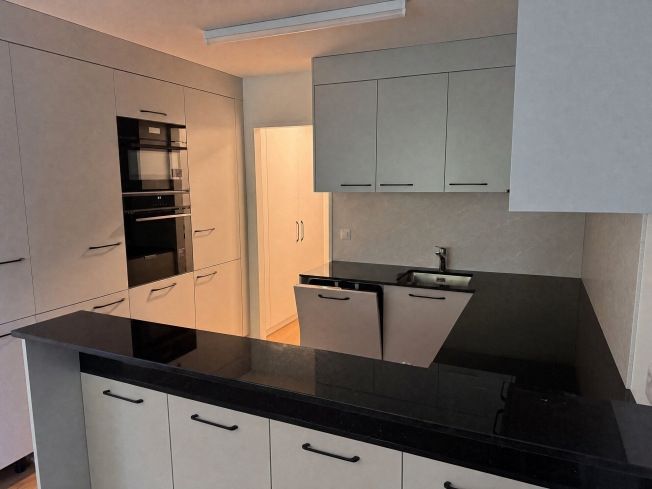 Sanierte 4.5-Zimmerwohnung mit Balkon - Erstbezug - Bild 4