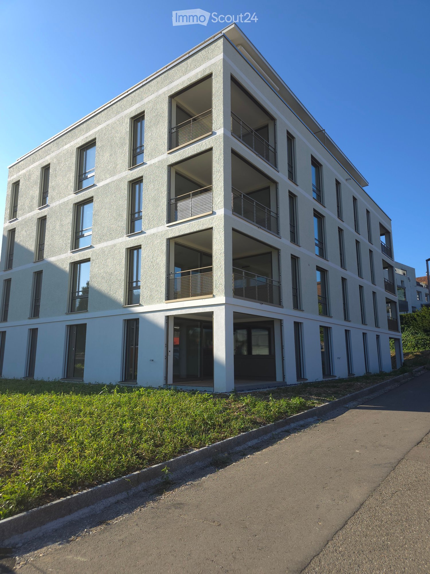 Moderne 3.5-Zimmer-Neubau-Wohnung inkl. Garten in Frick - Bild 1