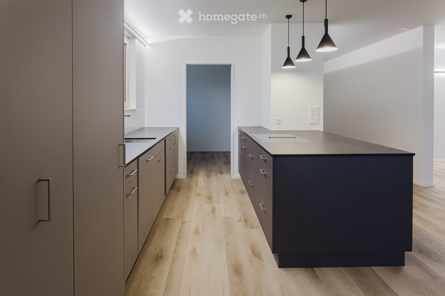 Neue, sehr grosszügige 5.5-Zi. Wohnung im Zweifamilienhaus - Bild 2