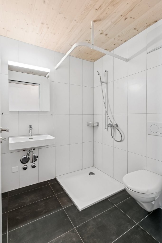 moderne Singlewohnung in St. Gallen - Badezimmer.jpg
