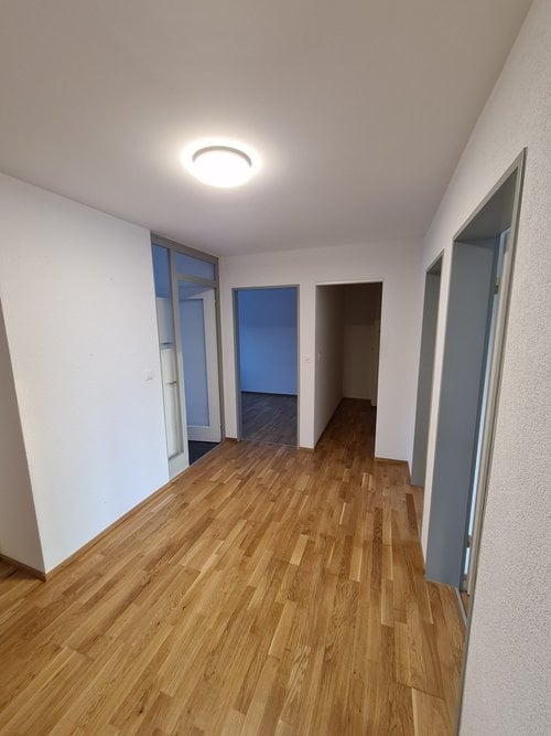 Helle 3-Zimmer-Wohnung mit Balkon und Aussicht in Oberrohrdorf - Bild 2