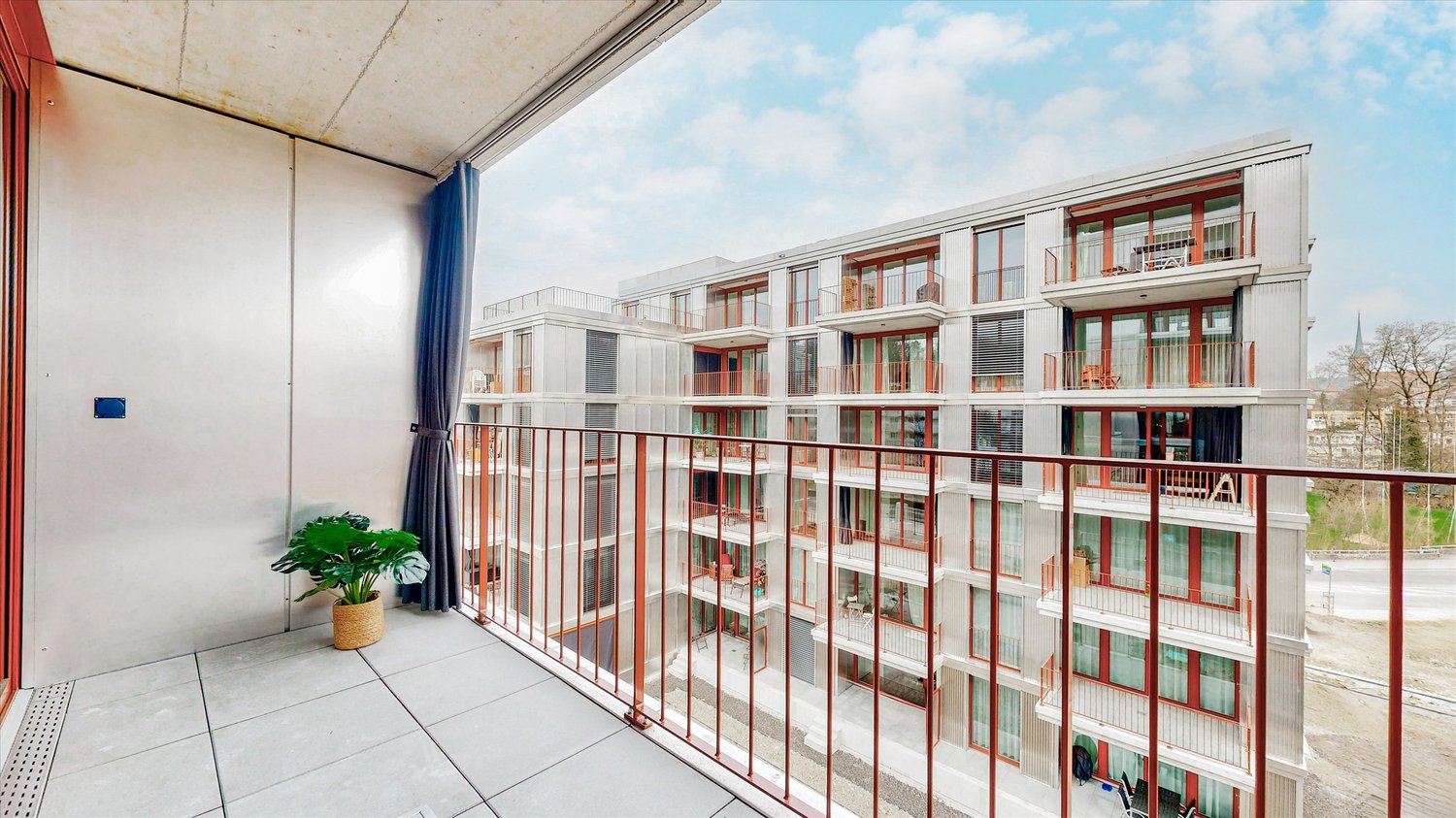 Nachmieter gesucht. Wunderschöne Neubauwohnung Q34 in Burgdorf - Balkon/Terrasse/Sitzplatz