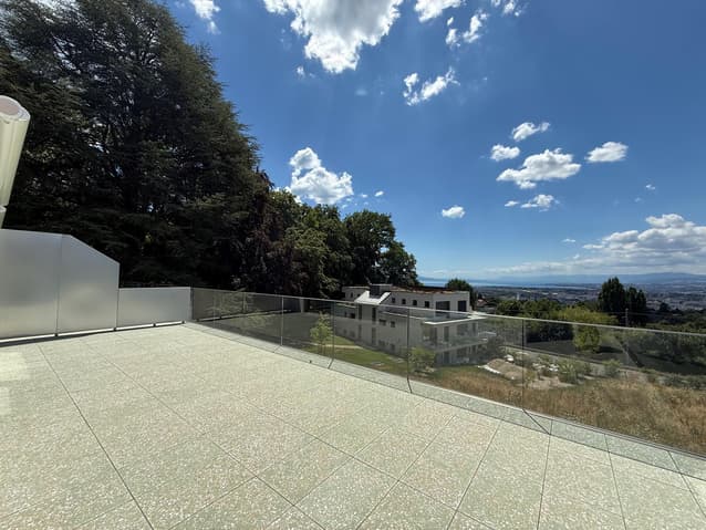 2.5 pièces en attique avec grande terrasse et vue sur le lac - Bild 1