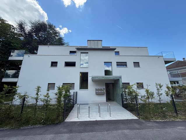 2.5 pièces en attique avec grande terrasse et vue sur le lac - Bild 9