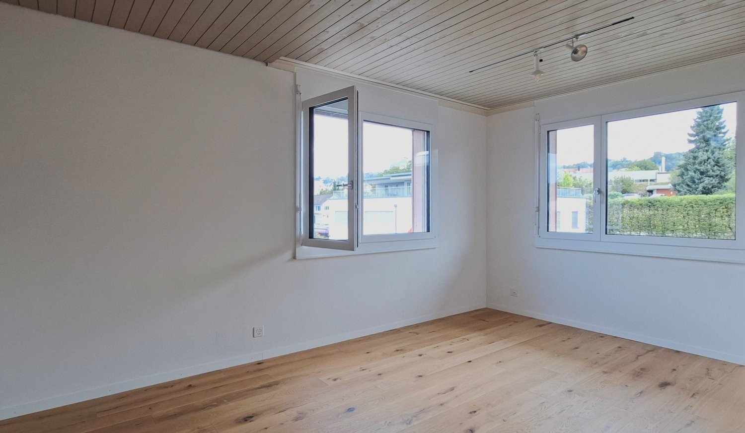 Grosszügige 5.5-Zimmerwohnung mit Terrasse, Bergsicht und Schwedenofen - Zimmer 2