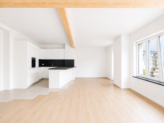 Einzigartige, frisch renovierte 4.5-Zimmer-Maisonettewohnung - Bild 1